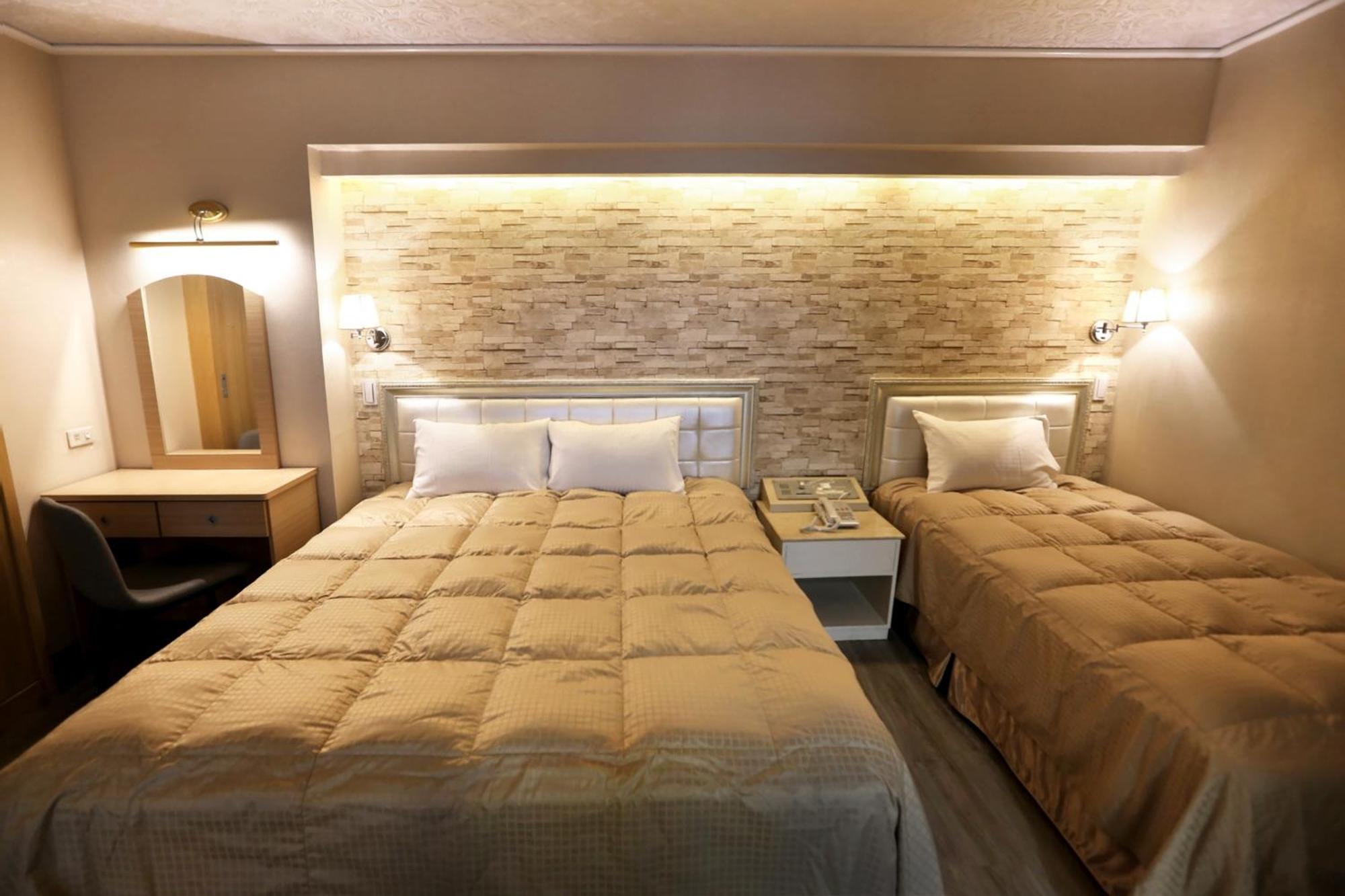 Doitsu Hotel Taipei Extérieur photo